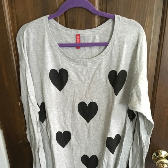 H&M Tops - H&M Black and Grey Heart Tunic